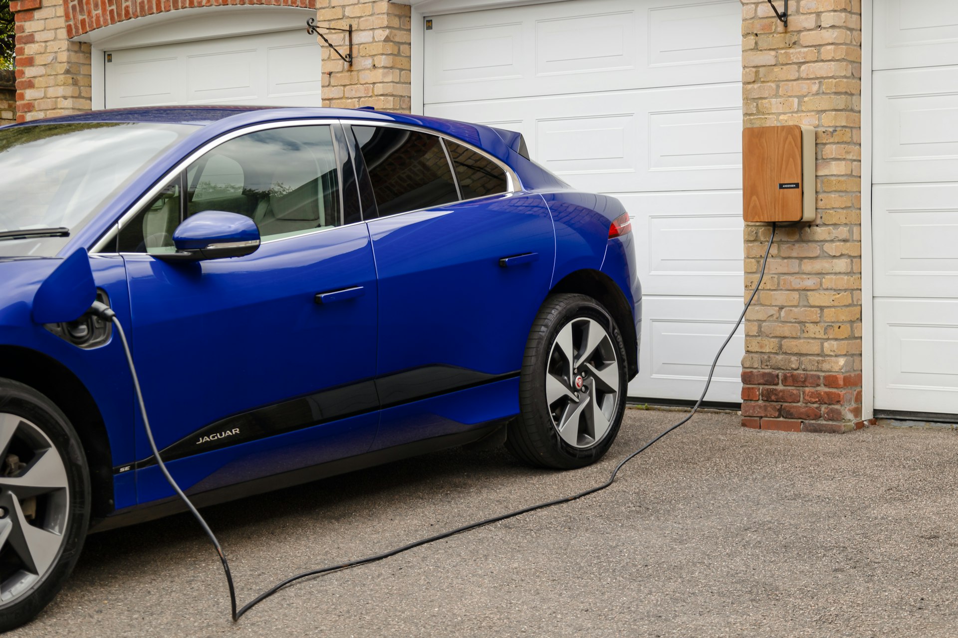 2025 Guide: Comparing Electric Vehicle Battery Life and Longevity